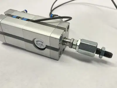 USED FESTO PNEUMATIC CYLINDER 25MM BORE 20MM STROKE 548207