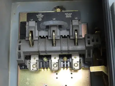 Allen-Bradley 512-BJB-6P-24R Combination Starter Fusible 600V 3PH 10HP Ser D