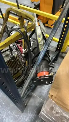 15 TON POSI-LOCK MODEL #PH110 PORTABLE HYDRAULIC GEAR & WHEEL PULLER WITH ENERPAC POWER UNIT: YOBRO #25094