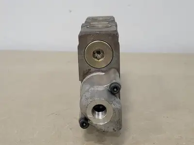 Hydraulic Valve 1235-10201