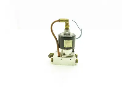 Versa E7SM-8012-66-Z-A120 Pneumatic Air Valve 2-Inlet 3-Way 2-Position NO 150psi