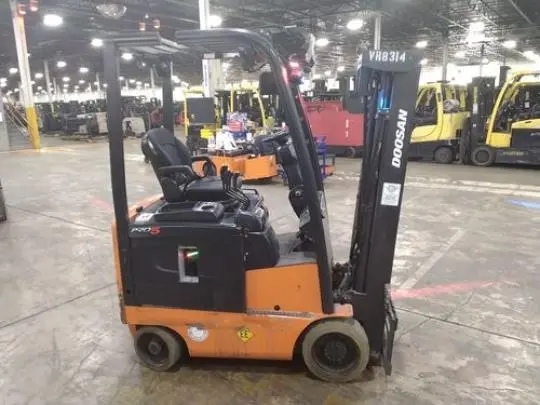 USED 2019 DOOSAN BC15S-5