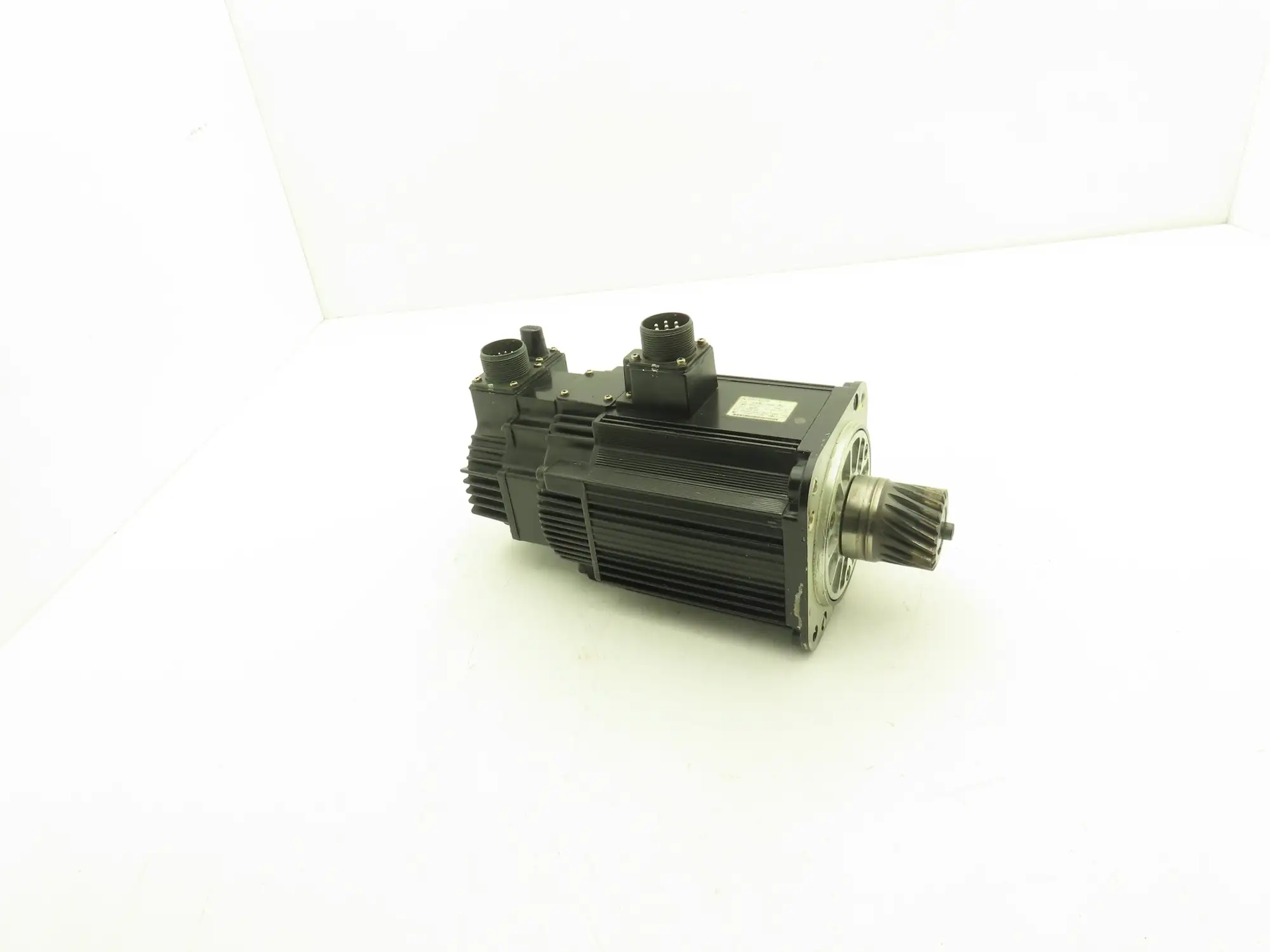 Yaskawa Electric SGMGH-13A2A-YR52 AC Servo Motor 1300W 8.34N-m 1500rpm 200V