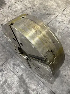 32" GISHOLT 3-JAW LATHE CHUCK  D1-15 MOUNT 9.5" HOLE: STOCK #23581