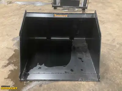 New Tomahawk 42" Snow / Mulch Bucket for Mini Skid Steer
