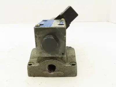 Tokimec DG4V-3-2A-M-U1-H-7-52 Directional Valve w/4-Port D03 Hydraulic Manifold