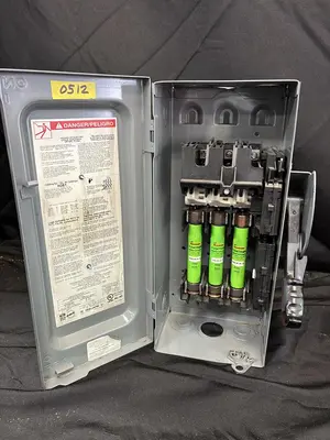 LOT OF VARIOUS ELECTRIC DISCONECTS AND PANAL BOXES