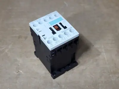 NEW SIEMENS 3RT1016-1AK61