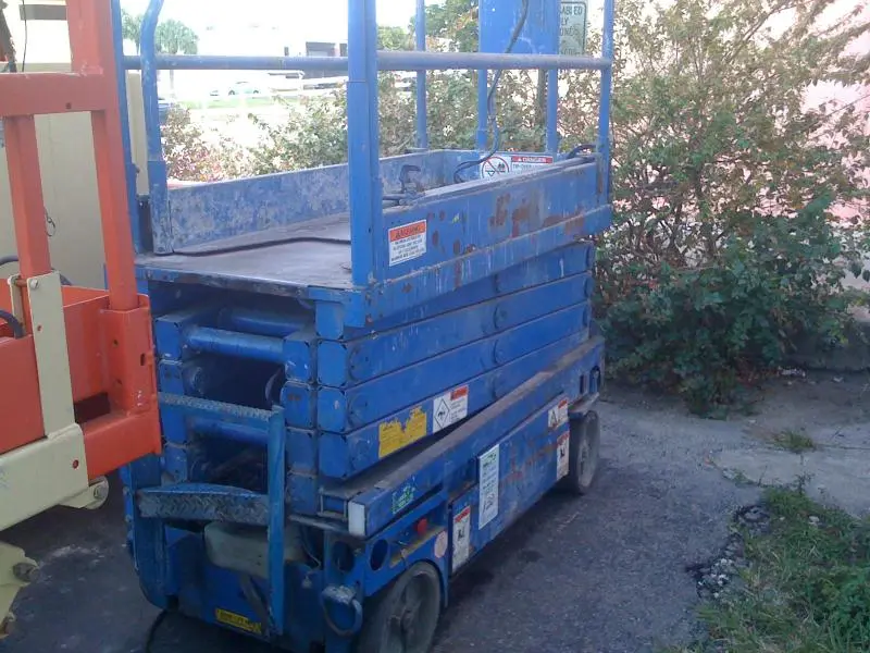 USED Scissor Lifters