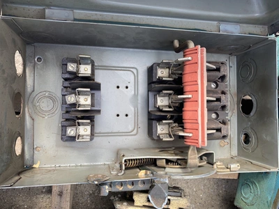 Used _UNKNOWN_ _UNKNOWN_ Switchgears Michigan US | Miedema Asset Management Group #1402553