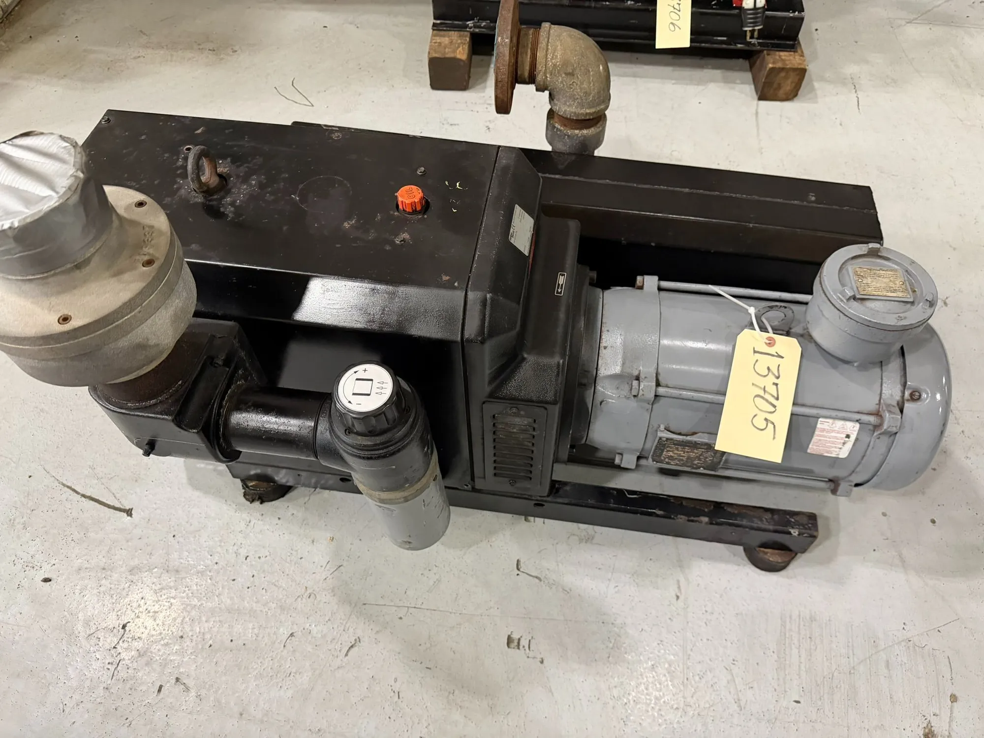 Used 2011 RIETSCHLE VRL400 Vacuum Pumps Illinois US | CNC EXCHANGE #1261572