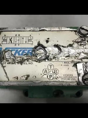 USED VICKERS DG5SH833CMWB50S355