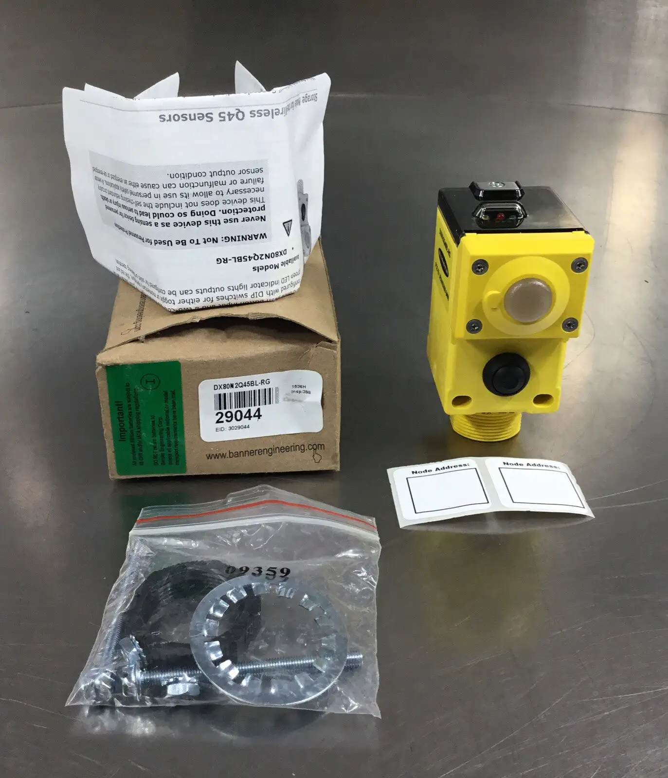 BANNER ENGINEERING DX80N2Q45BL-RG / 29044 SuerCross Wireless Q45 Sensor 3D-31