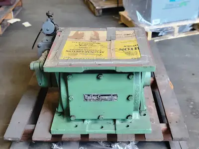 Rotary Airlock Valve P56-B1635 w/ control valve