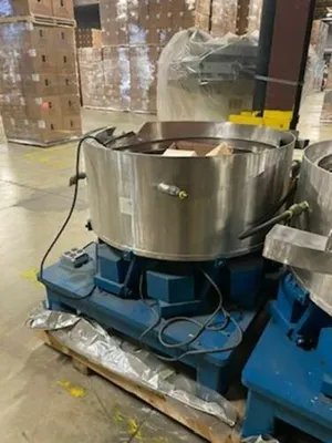 USED 1900 FCA LVF-360-S VIBRATORY FEEDER