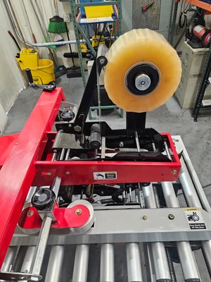 RS22 Semi automatic Random Adjustable Case Sealer, Side Belt Drive Rental