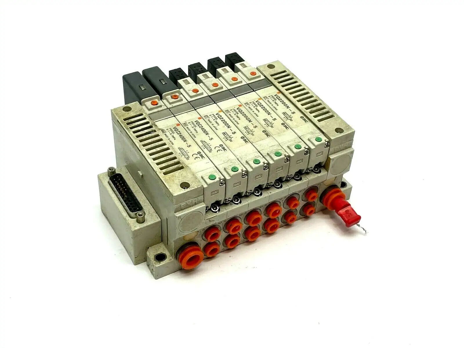 VV5Q21-06N7FU0-S,VQ2200N-5,VQC2400N-5 | SMC VV5Q21-06N7FU0-S Manifold Base w/ Solenoids - For parts or not working