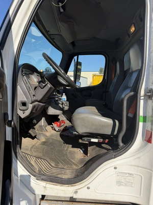 Used 2007 FREIGHTLINER BUSINESS CLASS M2 24' BOX TRUCK Box trucks Ohio US | Miedema Asset Management Group #1709374