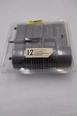 NEW IN BOX Honeywell CC-PAIX02/ 51405038-475 Analog Input Module STOCK G198A