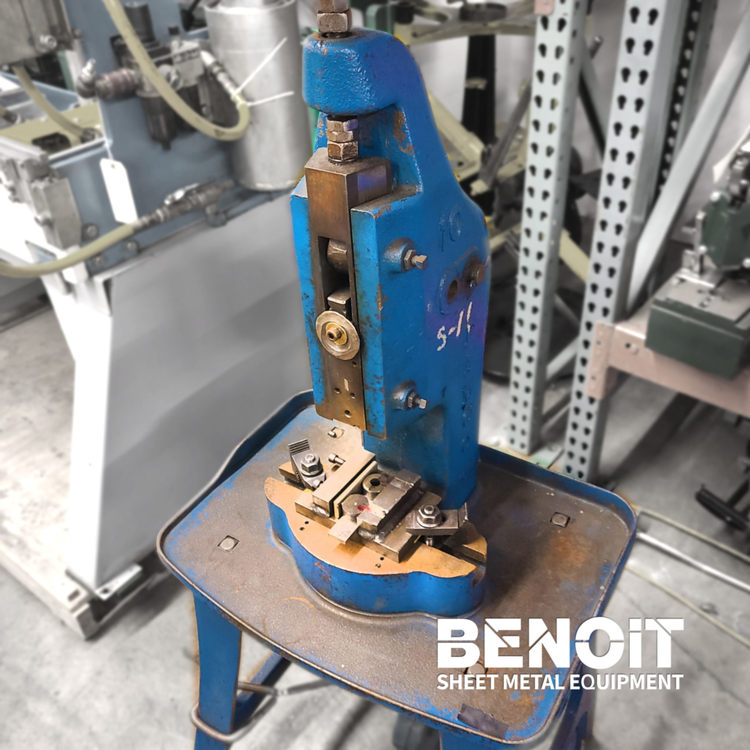 Used _UNKNOWN_ _UNKNOWN_ Kick Presses Washington US | Benoit Sheet Metal Equipment, Inc #1128637
