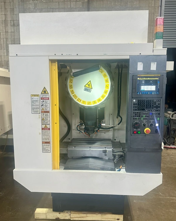 Used 2018 FANUC ROBODRILL ALPHA D21MIB5 ADV Vertical Machining Centers Ohio US | Toolquip, Inc. #1329618