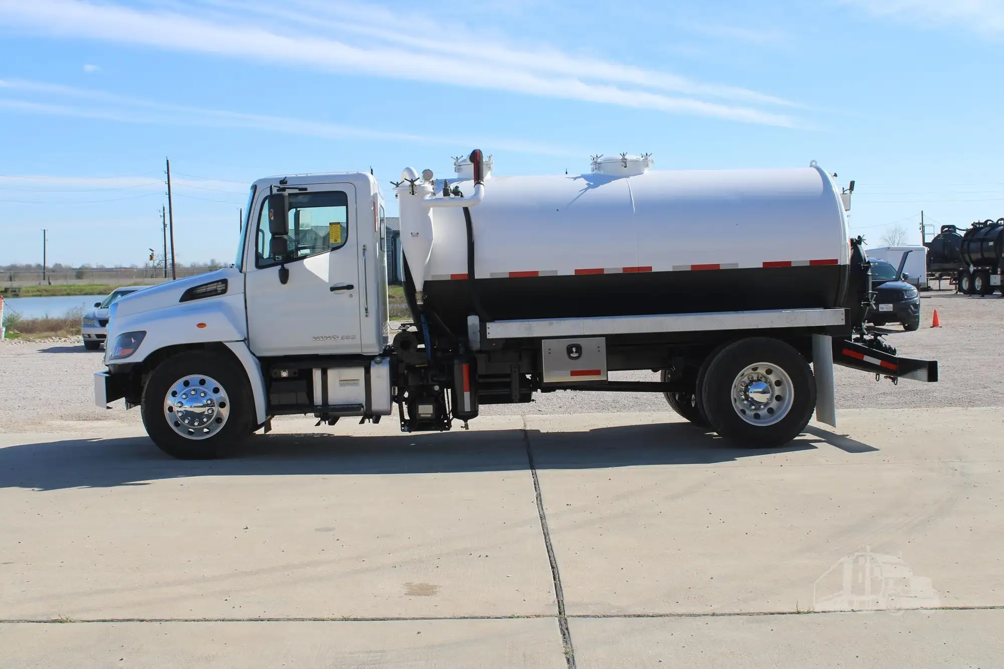 Used 2020 HINO 338 Vacuum Truck Texas US | Roll Off Truck World #1491791
