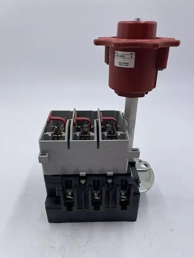 Used ALLEN-BRADLEY ALLEN-BRADLEY 194R-NC030P3 SER B 194R-NHR1 SER A Disconnects | ND Industrial Surplus #1215059