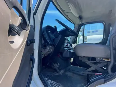 Used 2009 FREIGHTLINER BUSINESS CLASS M2112 Cab Chassis trucks Washington US | Puget Sound Truck Sales #1546526