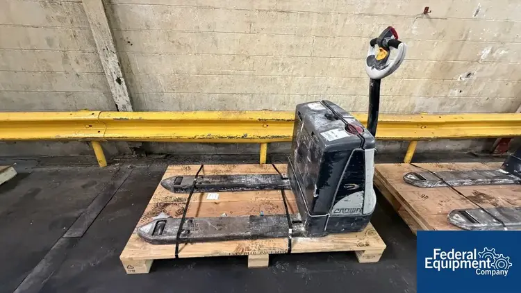 Used Crown Crown Pallet Runner, Model WP3035-45, 4500# Misc Forklifts Ohio US | Federal Equipment Company #564101