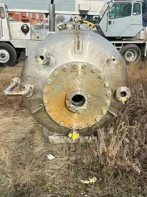 2001 STEEL-PRO INC. 2,000 Gallon Stainless Steel Tanks | Perry Equipment (2)