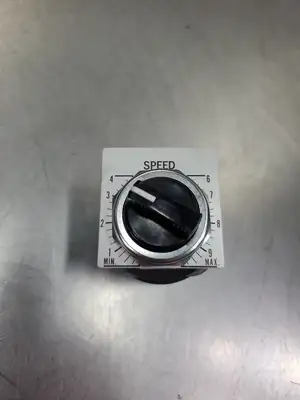 Allen Bradley 800T-U29 Ser Q 10Kohm Potentiometer 4D-35