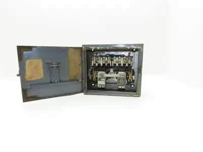 Square D 8736 RG8 Vintage Reversing Motor Starter 2Hp 600V Enclosure
