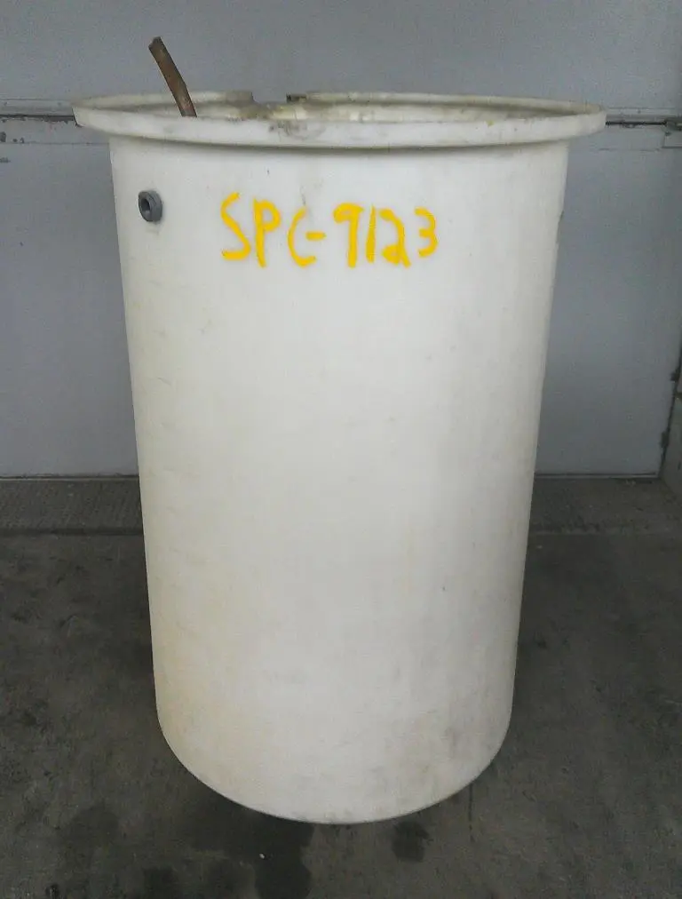 SPC9123  Tank 130 gallon vertical tank, poly, flat