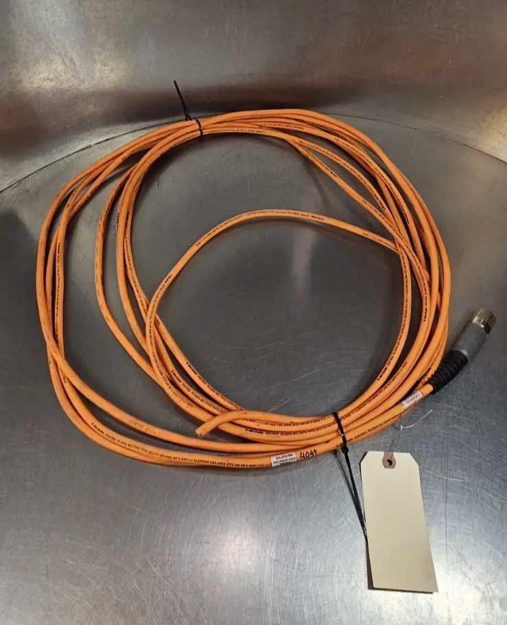 Allen-Bradley 2090-CPWM7DF-16AA15 Power Cable 35FT Loc5B25