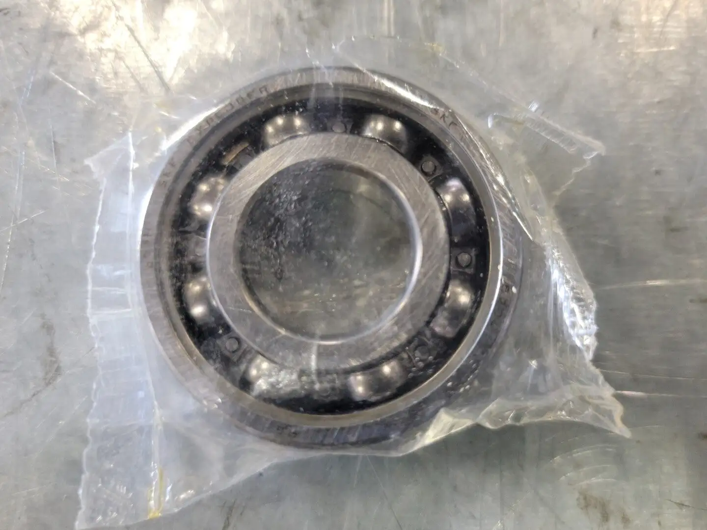 NEW SKF 6204