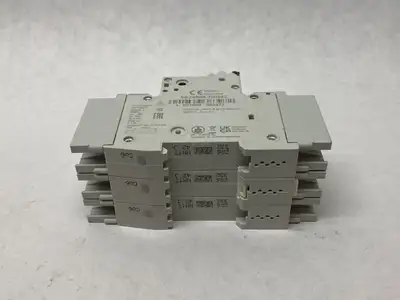 USED SIEMENS MINIATURE CIRCUIT BREAKER 3-POLE 6A TYPE NSJ