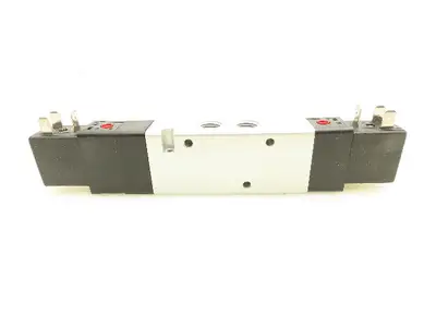 Norgren V61R711AA313JH Pneumatic Double Solenoid Valve 5/3 Pos 1/4" NPT 24VDC