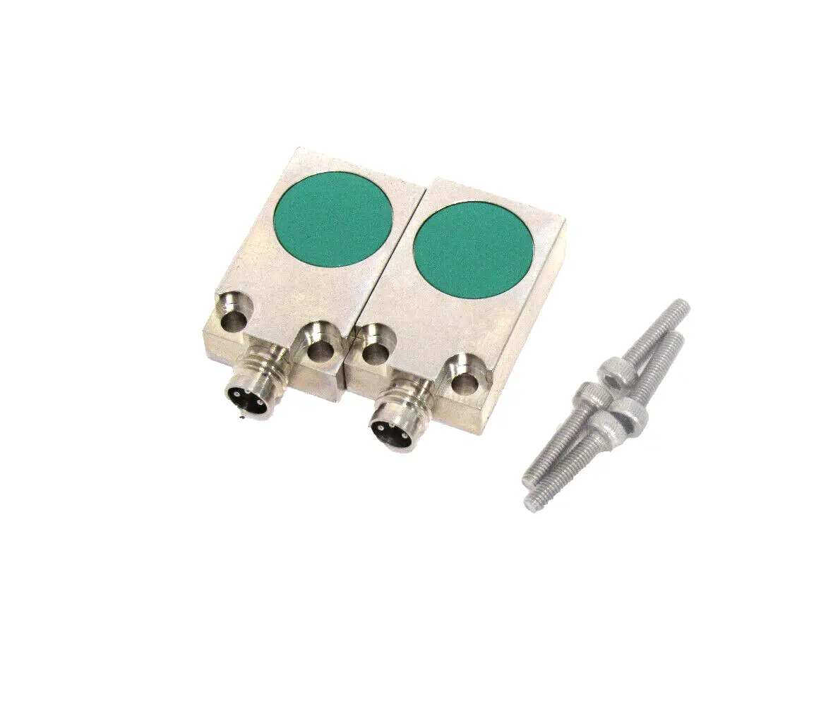 NEW LOT OF 2 BAUMER IFFM 20P17A3/S35L PROXIMITY SWITCH IFFM20P17A3S35L