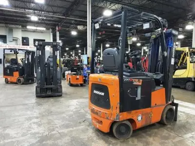 USED 2019 DOOSAN BC15S-5