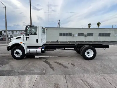 Used 2018 INTERNATIONAL DURASTAR 4300 Cab Chassis trucks Florida US | Truck and Van Outlet #1509142