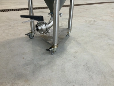 Used SPIKE BREWING CF15 CONICAL FERMENTER/UNITANK WITH INSULATED CONICAL JACKET 18 GALLONS Brewing Equipment Michigan US | Miedema Asset Management Group #1580116