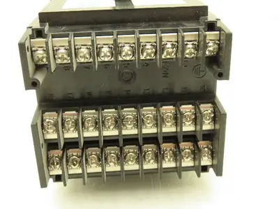 Honeywell DC2500-E0-0L00-100-00000-00-0 UDC2500 Temperature Controller Module