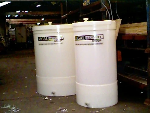 450 L Polypropylene Enclosed Tank