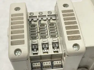 VV5QC11-03N35DAN-S | SMC  Pneumatic Plug-In Manifold 3-Station - Used