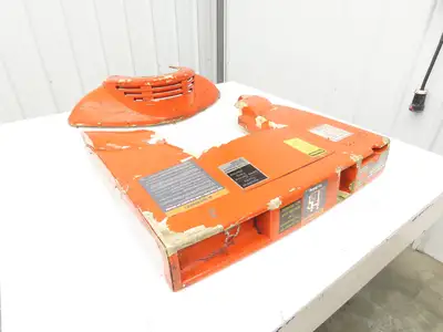 Toyota 7HBW23 Plastic Shroud Cover Set Removed From 7HBW23 Pallet Jack 4500 lb