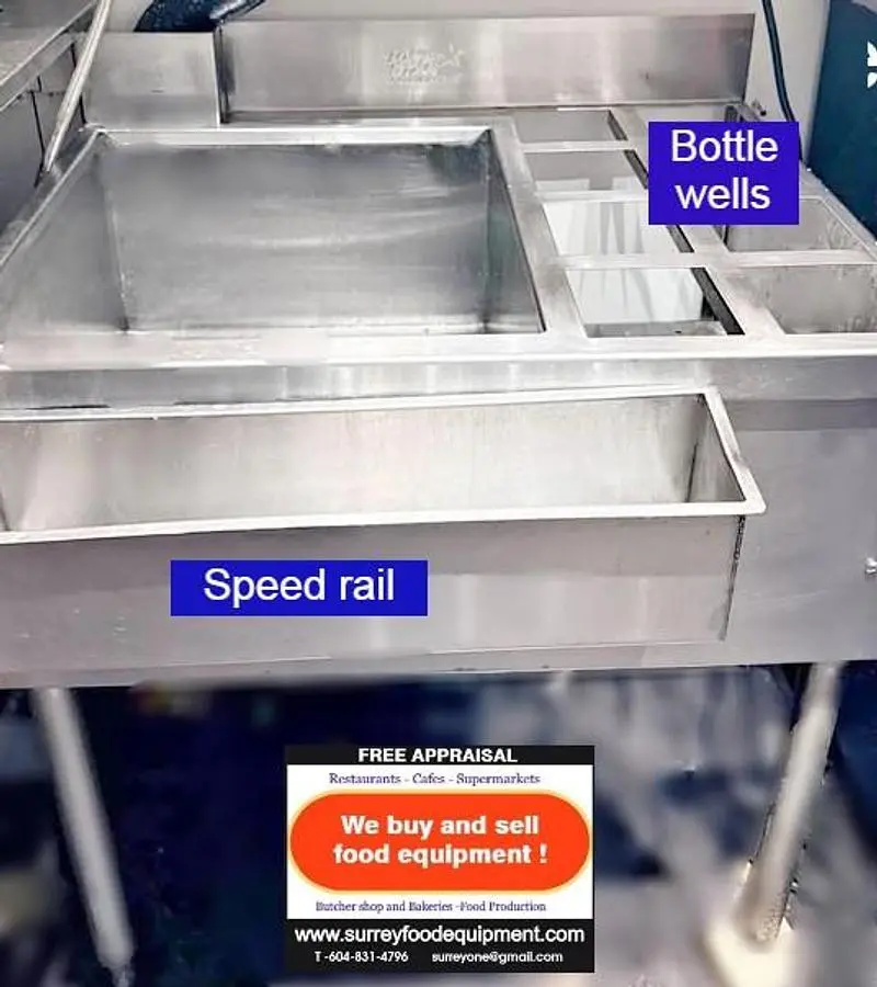 Bar station - ice well - bottle holder - speed rail