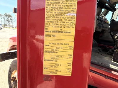 Used 2005 STERLING L9000 4X2 WITH A 12.8L L6 DIESEL ENGINE. Cab Chassis trucks Michigan US | Miedema Asset Management Group #1282413