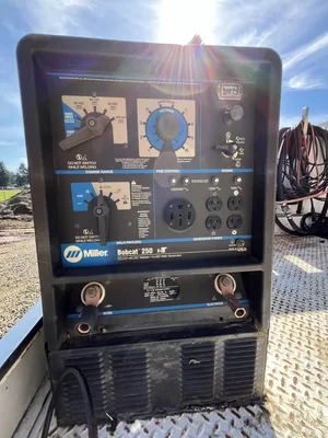 Used 2006 _UNKNOWN_ _UNKNOWN_ Fuel & Lube Trucks Oregon US | KNM Equipment Sales & Service #1363654