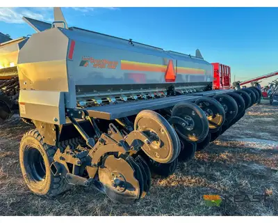 Used CRUSTBUSTER _UNKNOWN_ No-Till Drills Iowa US | Keast Enterprises #1360181
