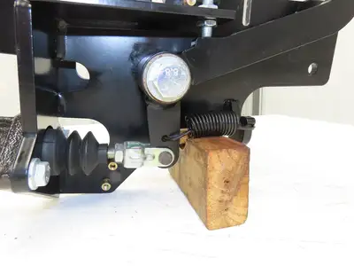 Hyster E80XN Forklift Brake Pedal & Master Cylinder & Bracket Assembly